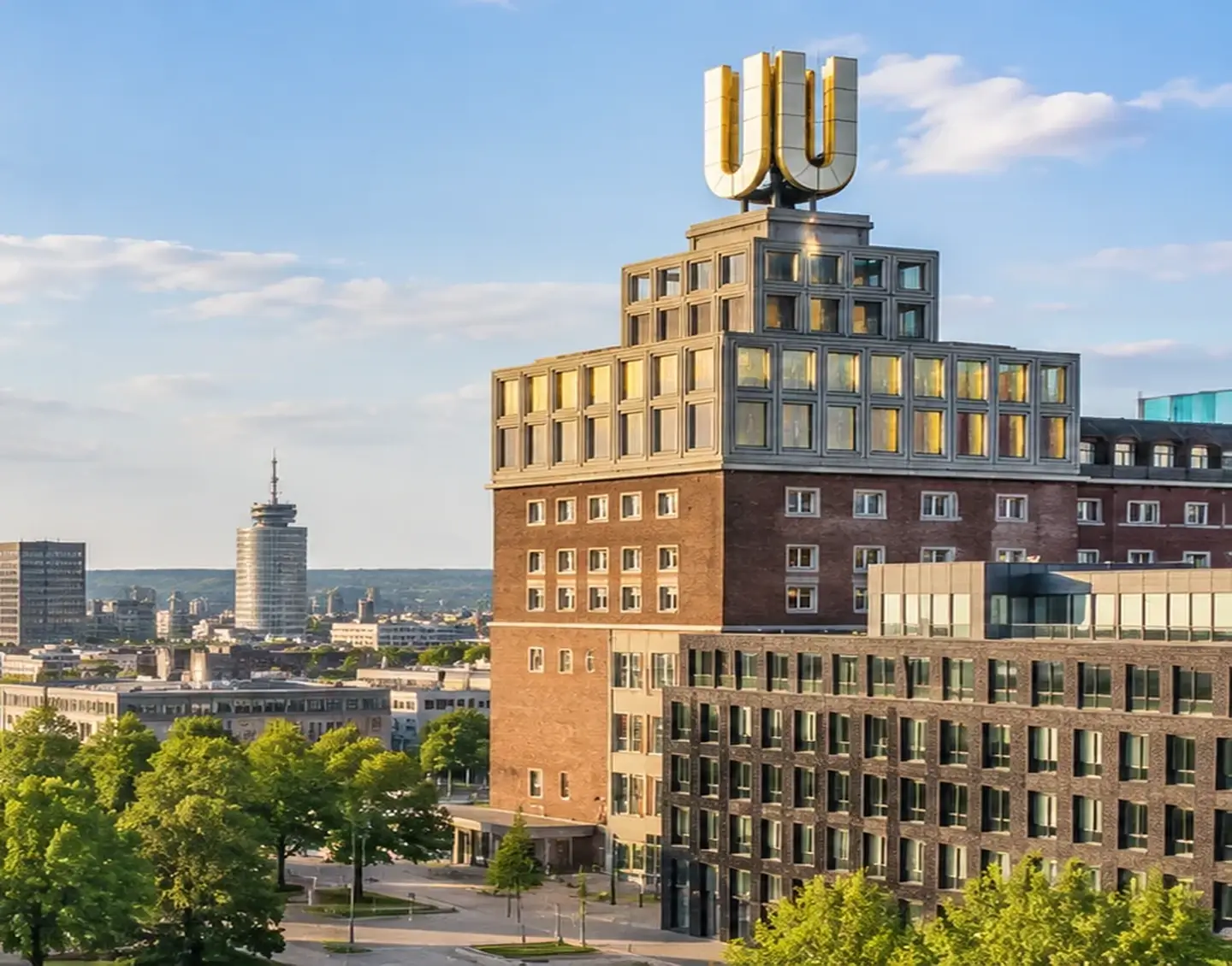 luxuriöses_büro_mit_rotem_akzentpen